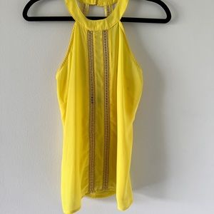 Beautiful Top. Yellow. XS. Stylish. New